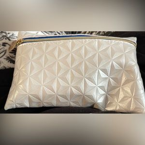 White Ipsy Makeup Bag